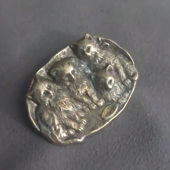 Vintage Silver/Pewter Toned Cats Lightweight Brooch Pin - Picture 8 of 16